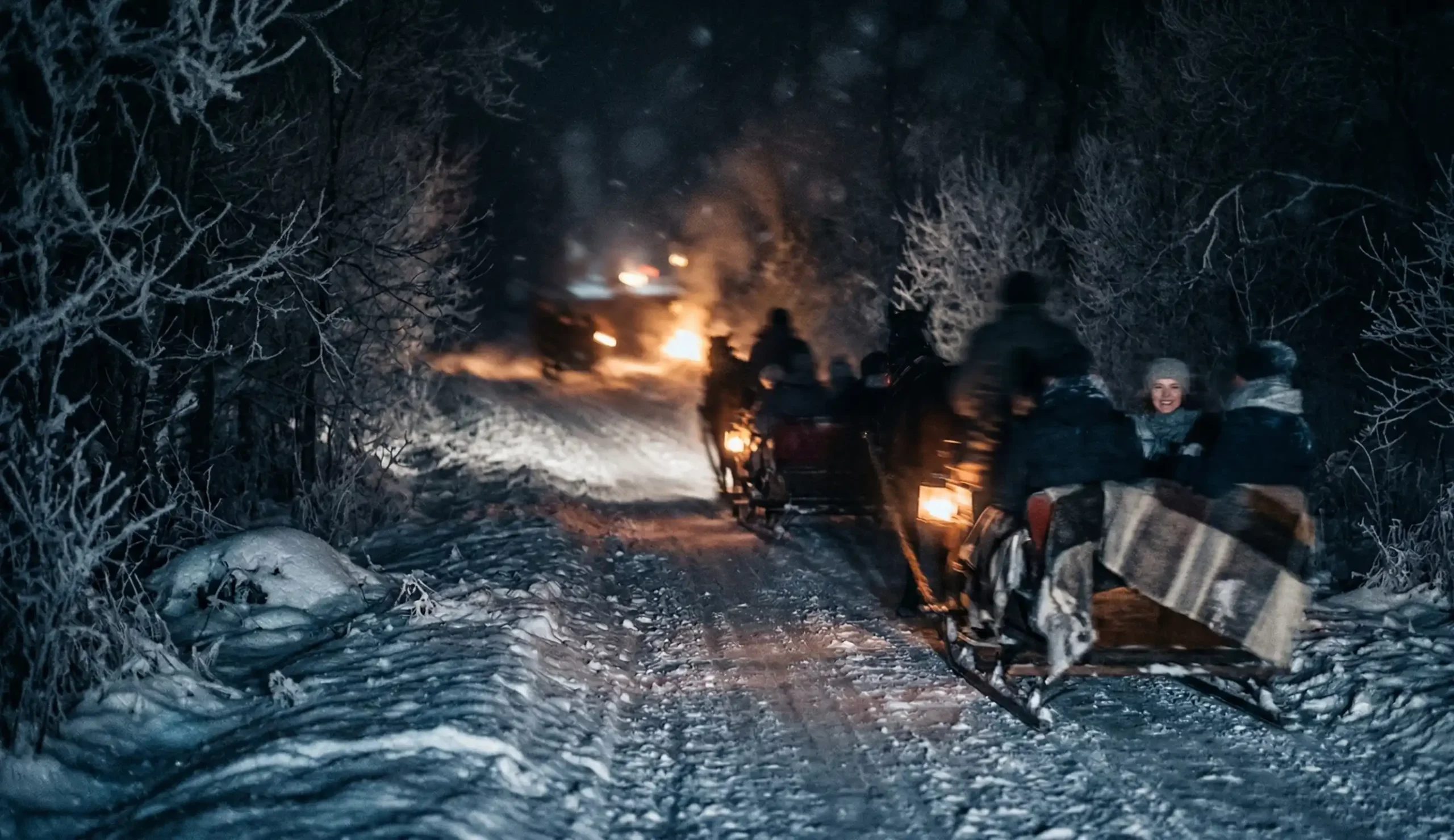 Goście jadący na kuligu